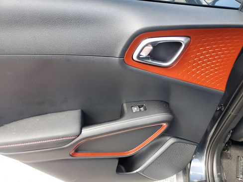 Used 2025 Kia Soul GT-Line image 16