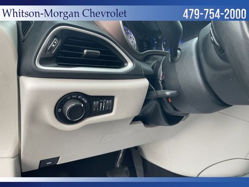 Used 2022 Chrysler Voyager LX image 14