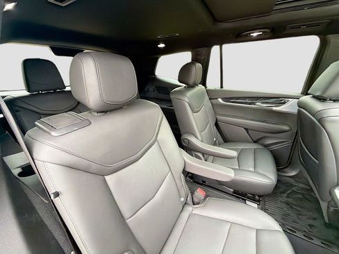 Used 2024 Cadillac XT6 Premium Luxury AWD/4WD image 29
