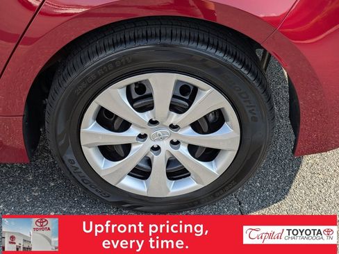 Used 2025 Toyota Corolla LE FWD image 9