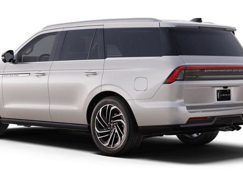 New 2025 Lincoln Navigator Reserve image 25