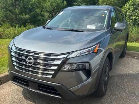 Used 2025 Nissan Rogue SV AWD/4WD image 1