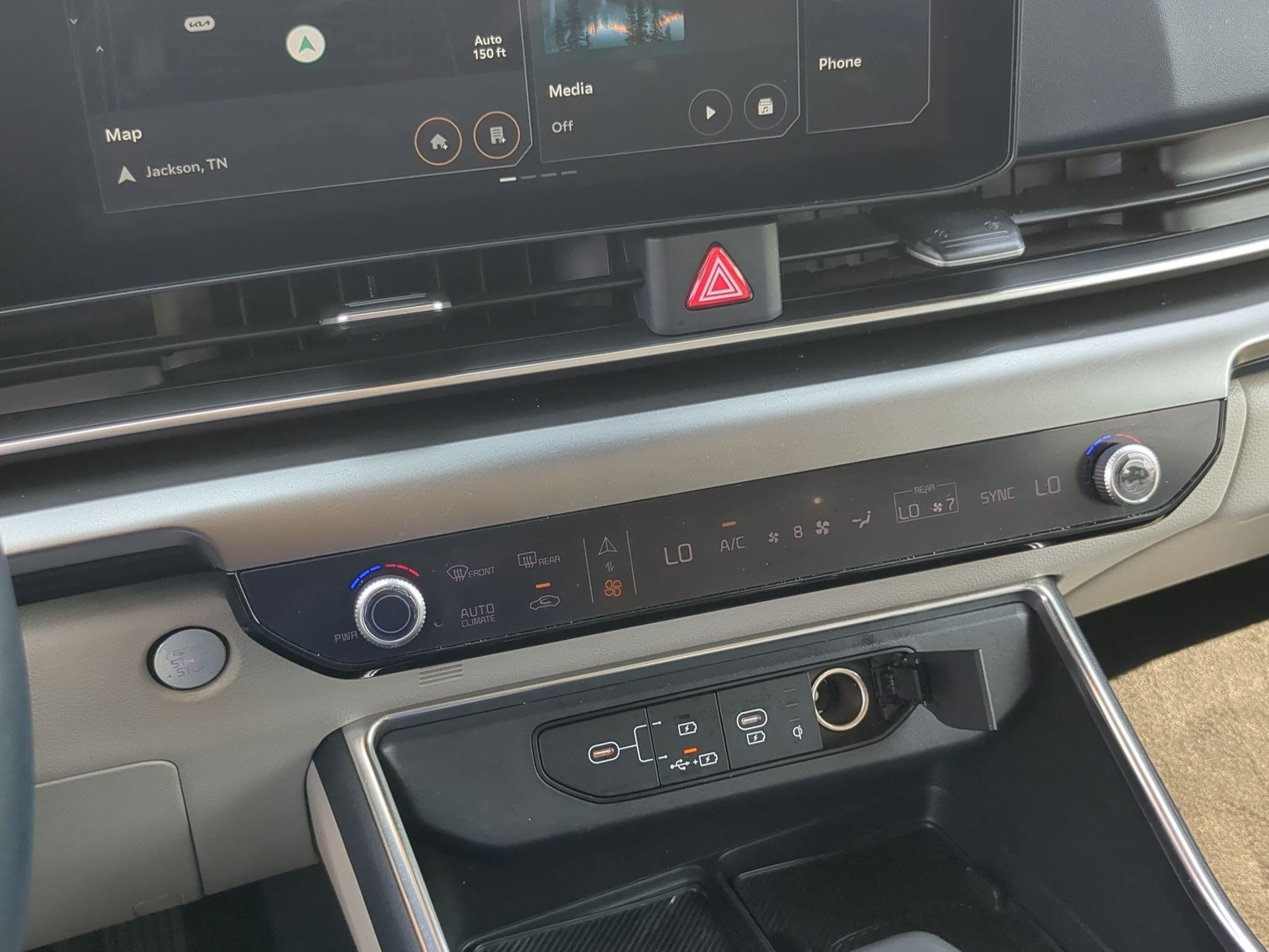 Certified 2025 Kia Carnival SX Prestige FWD image 17