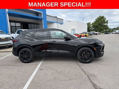 Used 2023 Chevrolet Blazer LT w/ Convenience Package AWD/4WD image 2