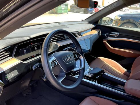 Used 2024 Audi Q8 e-tron Premium Plus w/ Premium Plus Package AWD/4WD image 16