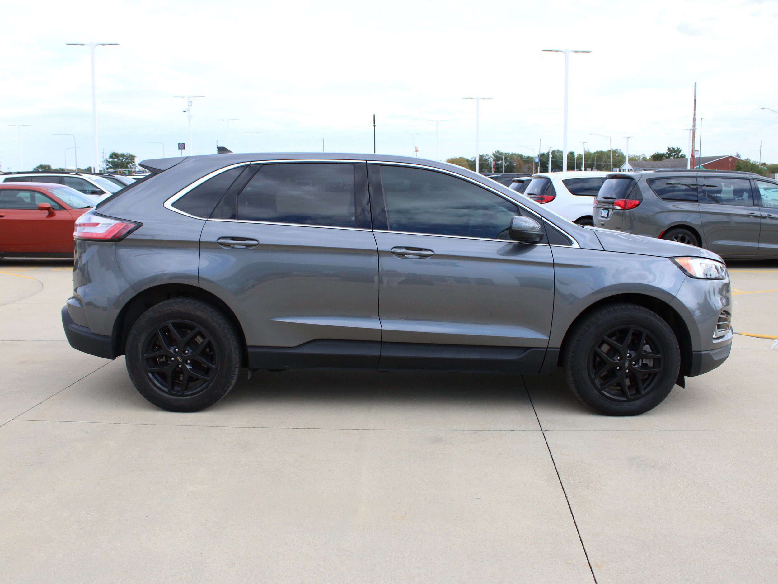 Used 2024 Ford Edge SEL w/ Convenience Package AWD/4WD image 7