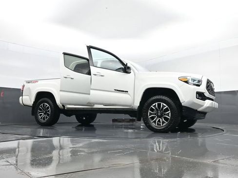 Used 2023 Toyota Tacoma TRD Sport w/ Technology Package AWD/4WD image 30