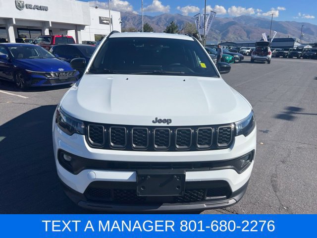 Used 2025 Jeep Compass Latitude w/ Convenience Group AWD/4WD image 8