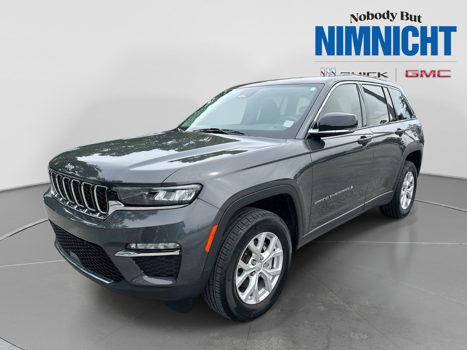 Used 2023 Jeep Grand Cherokee Limited RWD image 1