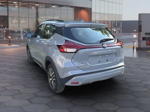 Used 2023 Nissan Kicks SR w/ SR Premium Package FWD image 7