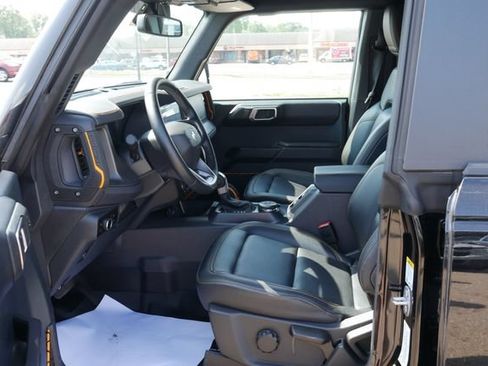 Used 2024 Ford Bronco Badlands AWD/4WD image 2