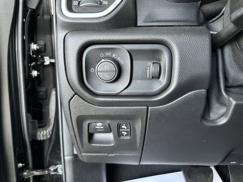 Used 2021 RAM 1500 Big Horn AWD/4WD image 17