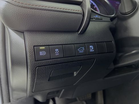 Used 2020 Toyota Camry LE image 10