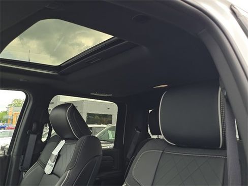 New 2025 RAM 3500 Limited image 10