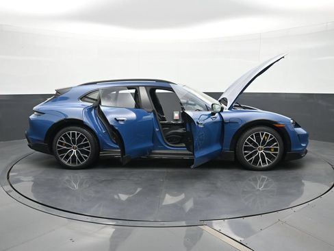 Certified 2022 Porsche Taycan Turbo S w/ Premium Package AWD/4WD image 31