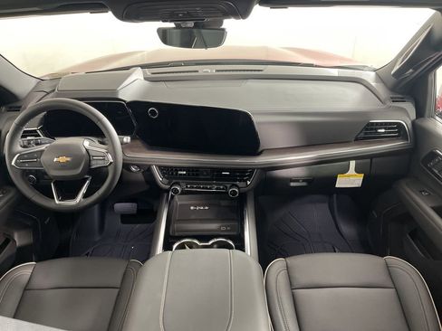 New 2026 Chevrolet Suburban Premier AWD/4WD image 19