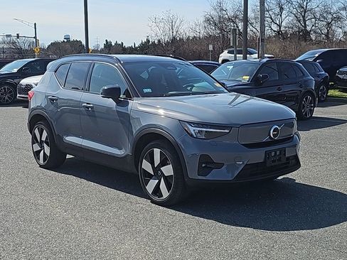 Used 2023 Volvo XC40 Recharge Plus w/ Protection Package Premier image 1