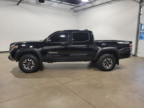 Used 2023 Toyota Tacoma TRD Off-Road image 6