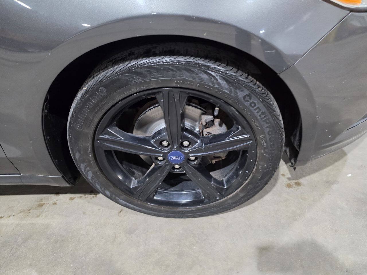 Used 2016 Ford Fusion SE FWD image 20