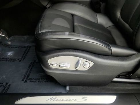 Used 2024 Porsche Macan S AWD/4WD image 48