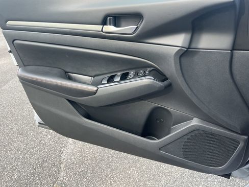 Used 2024 Nissan Altima 2.5 SR image 12