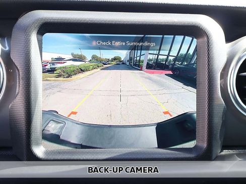 Used 2022 Jeep Gladiator Overland image 3