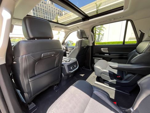 Used 2025 Ford Expedition Max Platinum AWD/4WD image 34