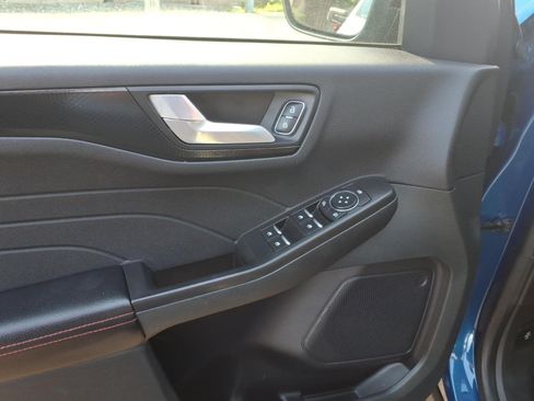 Used 2022 Ford Escape SEL w/ SEL Stealth AWD Package image 12