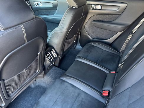 Used 2023 Volvo XC40 B5 Plus w/ Driver Assist Package AWD/4WD image 5