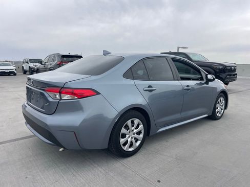 Used 2021 Toyota Corolla LE image 2