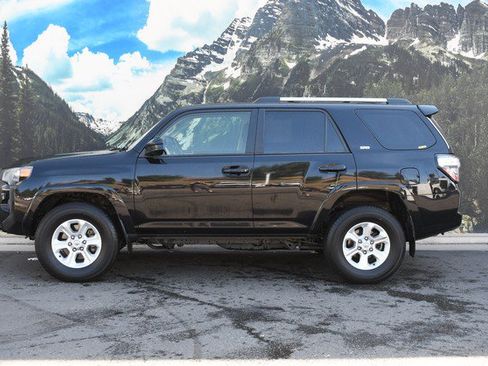 Certified 2024 Toyota 4Runner SR5 AWD/4WD image 7