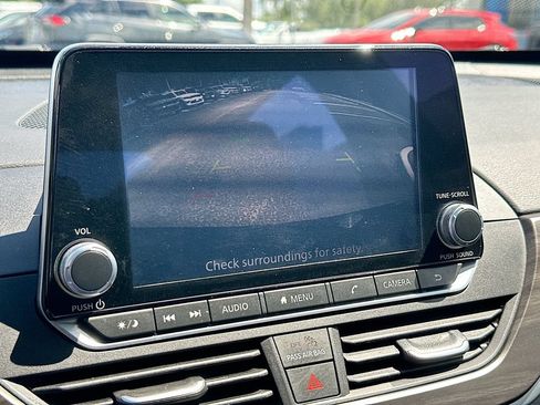 Used 2024 Nissan Altima 2.5 SV FWD image 13
