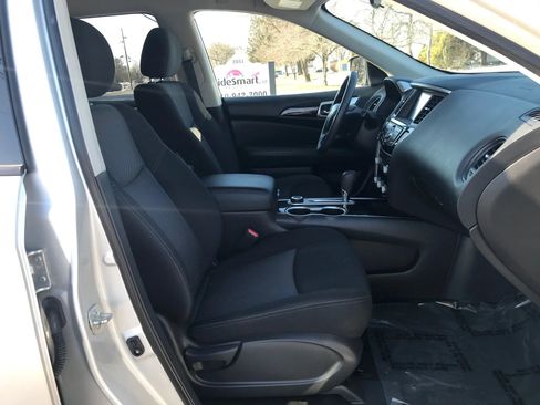 Used 2020 Nissan Pathfinder S image 46