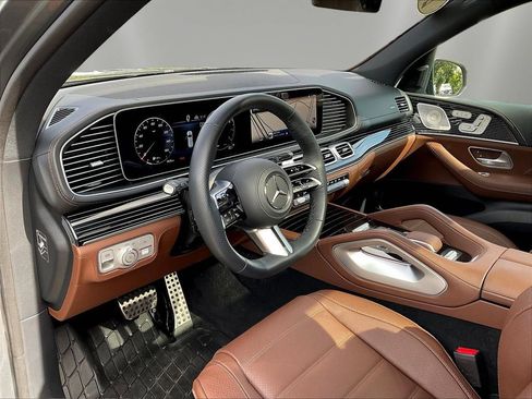 Certified 2025 Mercedes-Benz GLS 580 4MATIC image 19