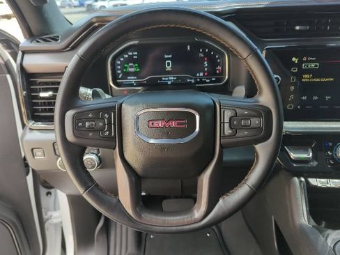 Used 2024 GMC Sierra 1500 AT4 w/ Technology Package AWD/4WD image 11