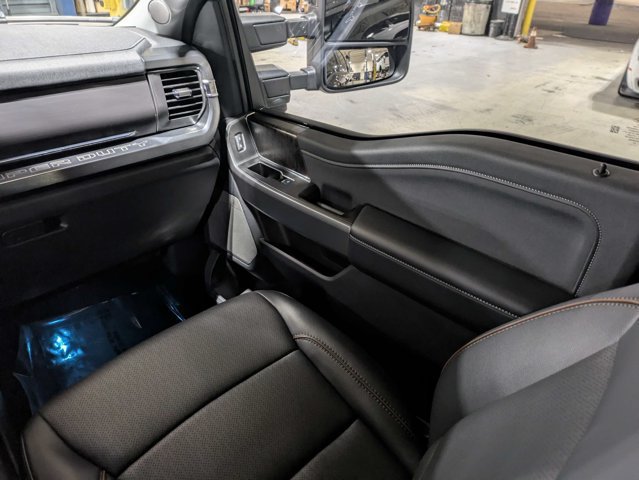 Used 2025 Ford F250 Lariat w/ Black Appearance Package AWD/4WD image 17