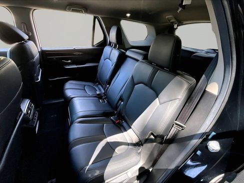 Used 2025 Honda Pilot EX-L image 18