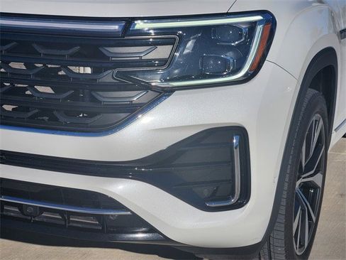 Used 2024 Volkswagen Atlas SEL Premium R-Line image 5