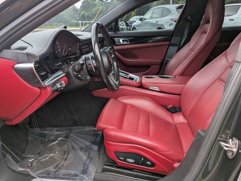 Used 2022 Porsche Panamera RWD image 22