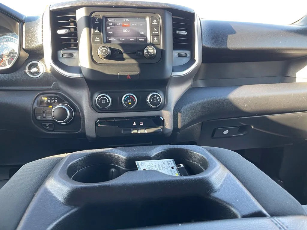 Used 2023 RAM 1500 Big Horn AWD/4WD image 30