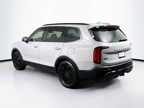 Used 2022 Kia Telluride SX w/ SX Prestige Package AWD/4WD image 3