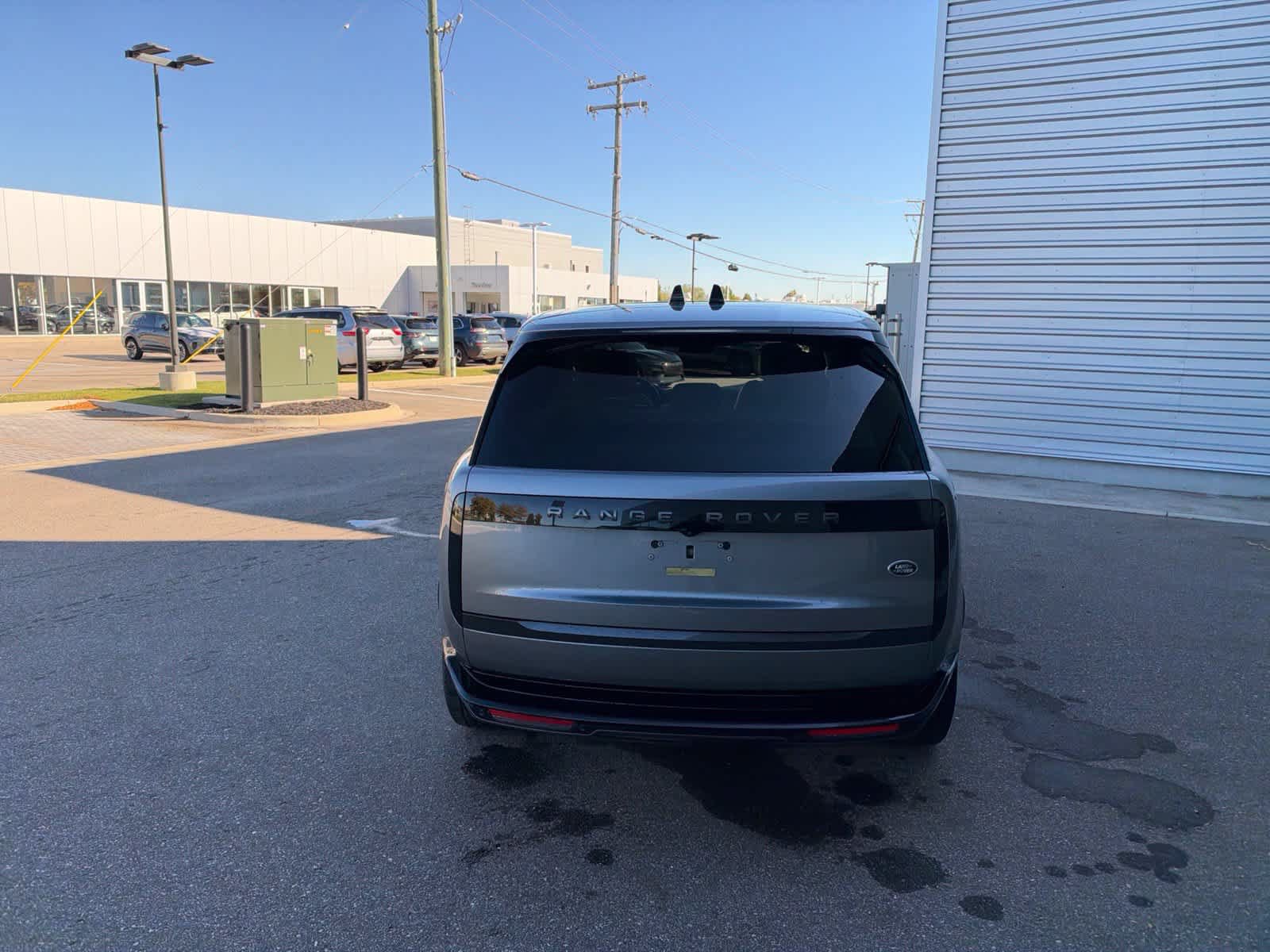 Used 2023 Land Rover Range Rover SE AWD/4WD image 4