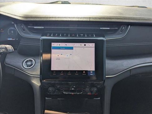 Used 2022 Jeep Grand Cherokee L Limited image 12