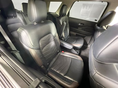 Used 2023 Nissan Pathfinder Platinum AWD/4WD image 28