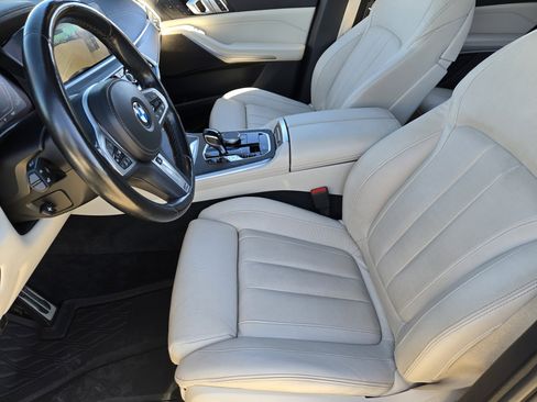 Used 2022 BMW X5 xDrive40i w/ M Sport Package image 17