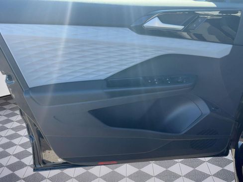 Used 2022 Volkswagen Taos S w/ IQ Drive S Package image 18