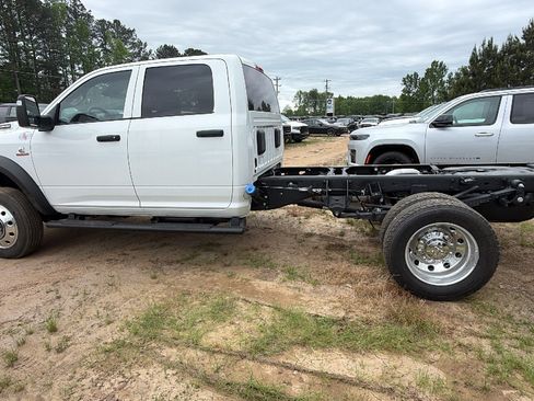 New 2026 RAM 5500 Tradesman w/ Chrome Appearance Group AWD/4WD image 11
