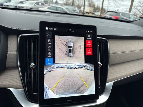 Used 2025 Volvo XC90 B5 Plus image 15