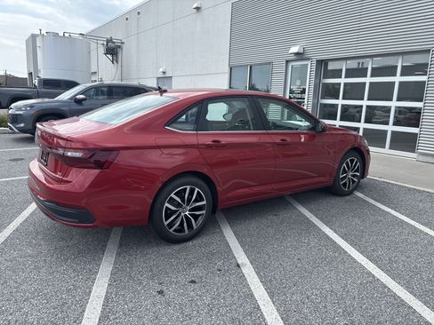 New 2025 Volkswagen Jetta SE image 6