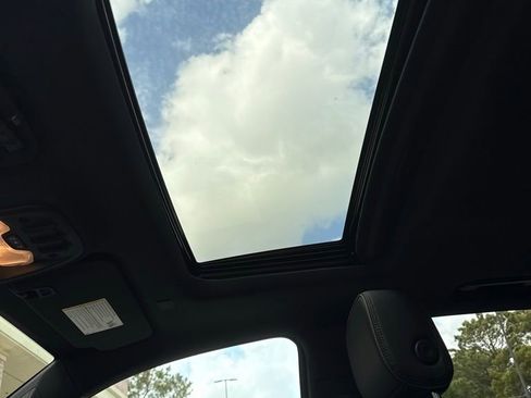 Used 2024 GMC Canyon Denali AWD/4WD image 12